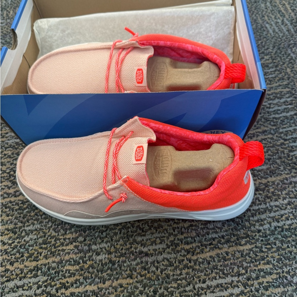 NIB Hey Dude women’s water Wendy shoe size 11